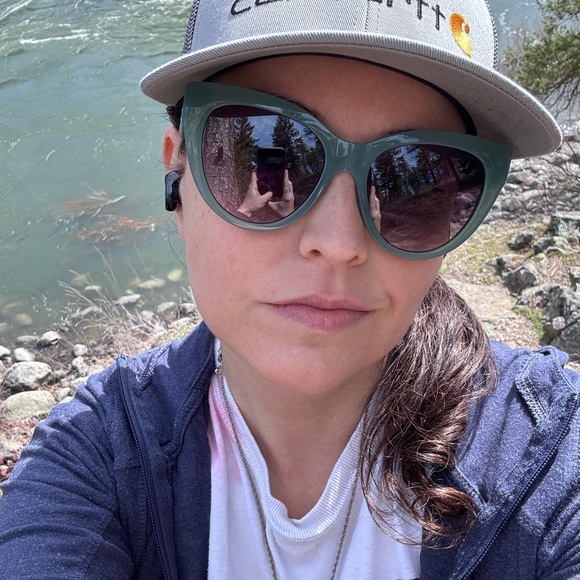 Meet your Posher, Jessica - Picture 3 of 3